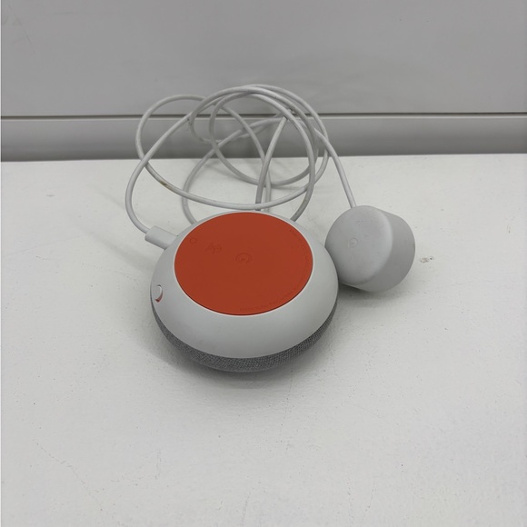 Google Home Mini - Picture 3 of 3